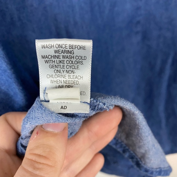 APT. 9 Medium Wash Blue Chambray Denim Jean 3/4 Sleeve Button Down Shirt - Picture 5 of 5